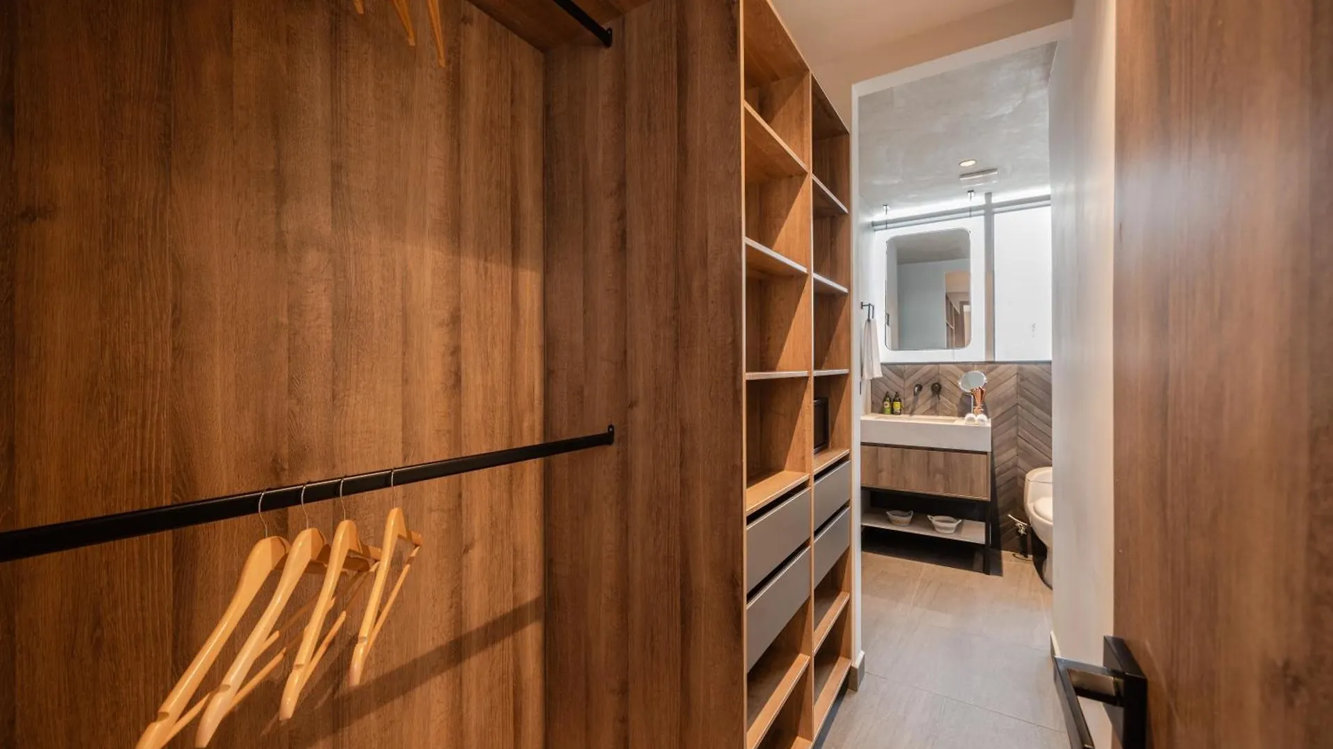 Bio 26 Apartments 메딜린 0*,