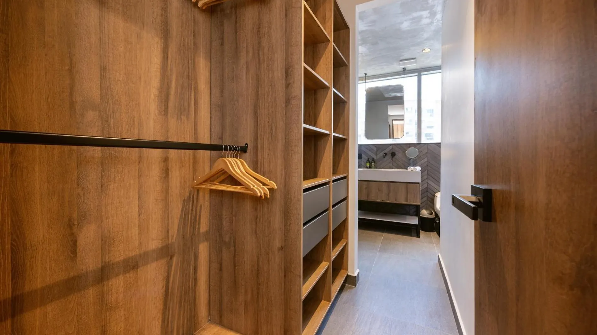 Bio 26 Apartments 메딜린 0*,