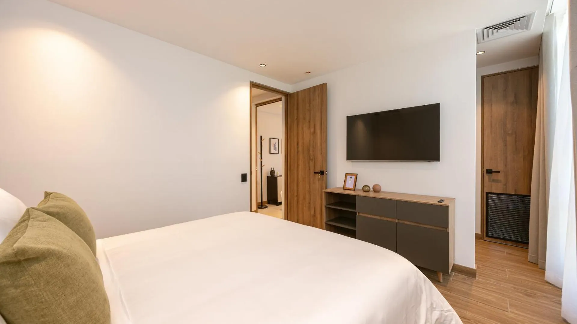 Bio 26 Apartments 메딜린