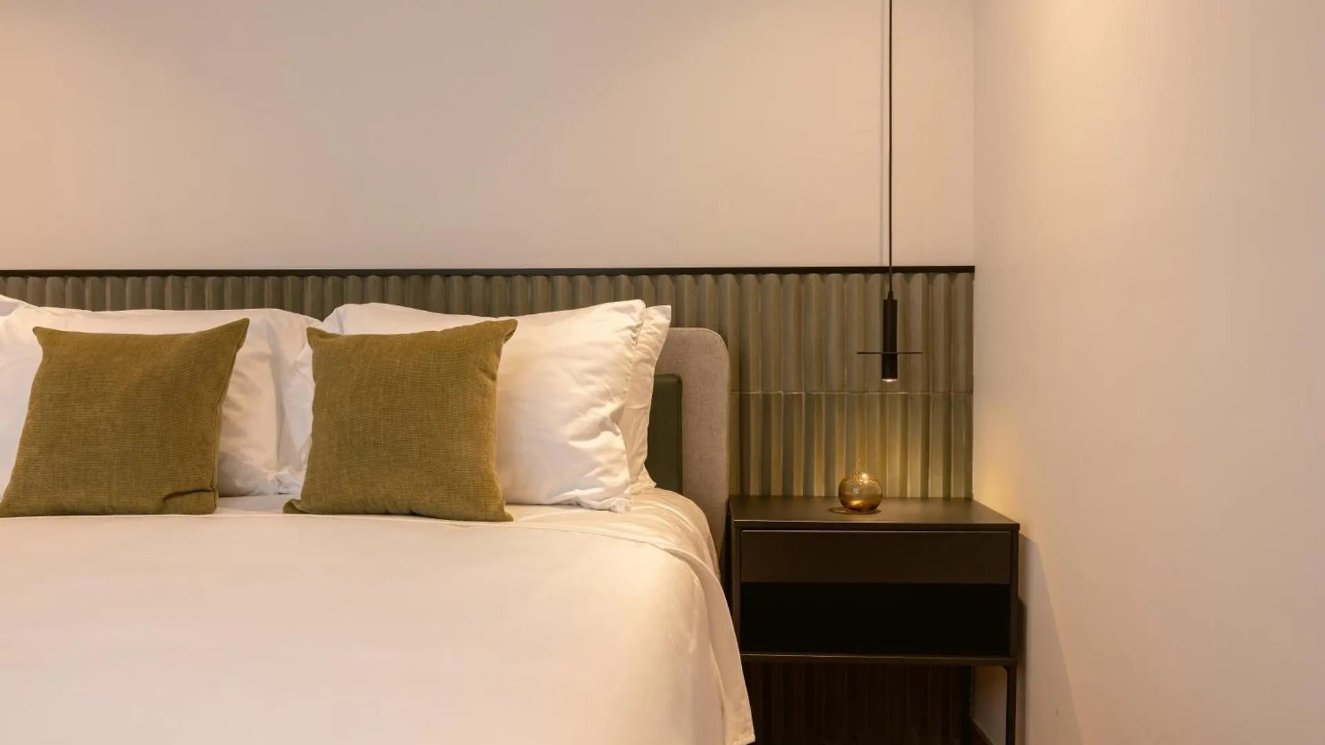 Bio 26 Apartments 메딜린