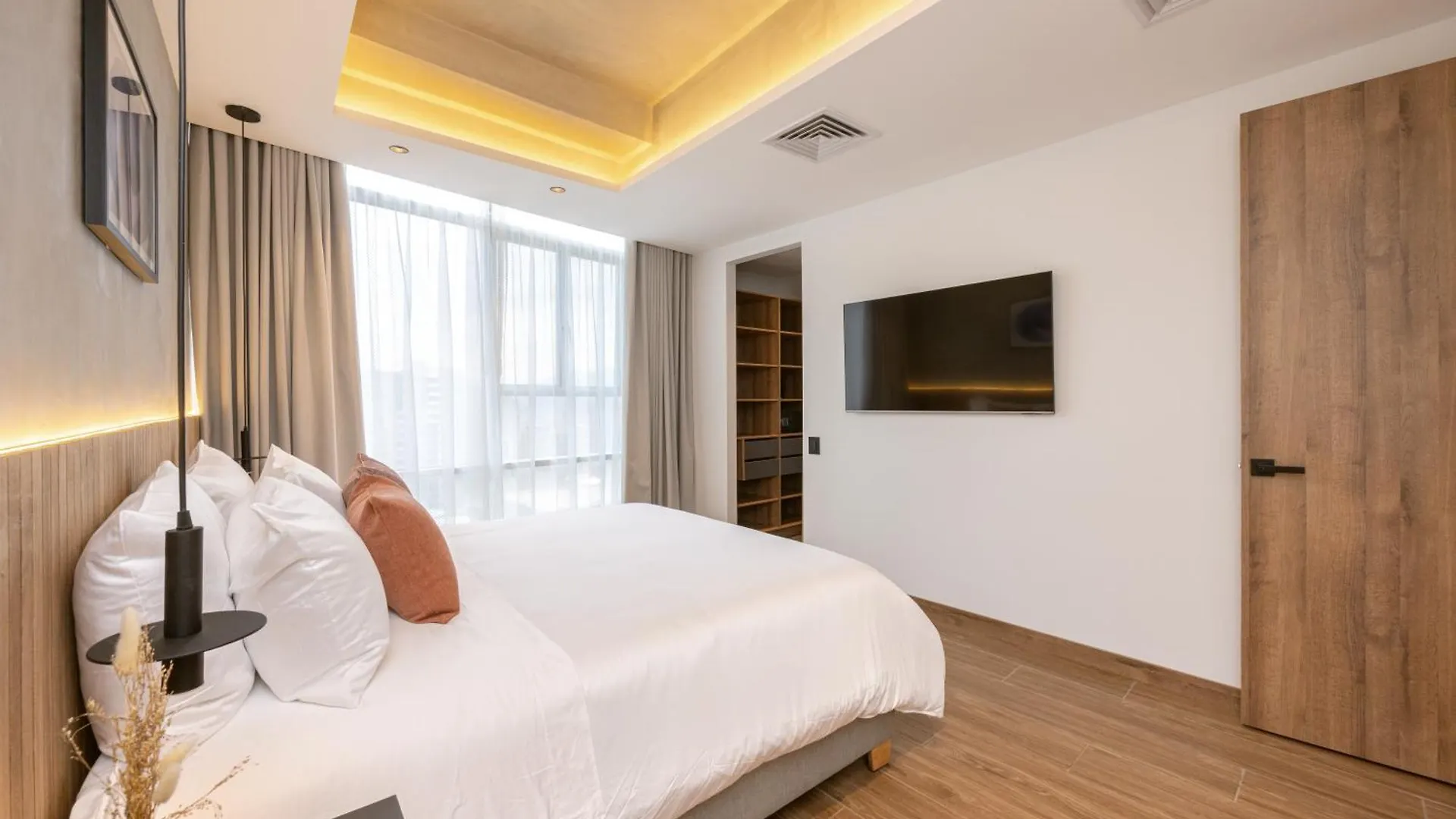 Bio 26 Apartments 메딜린