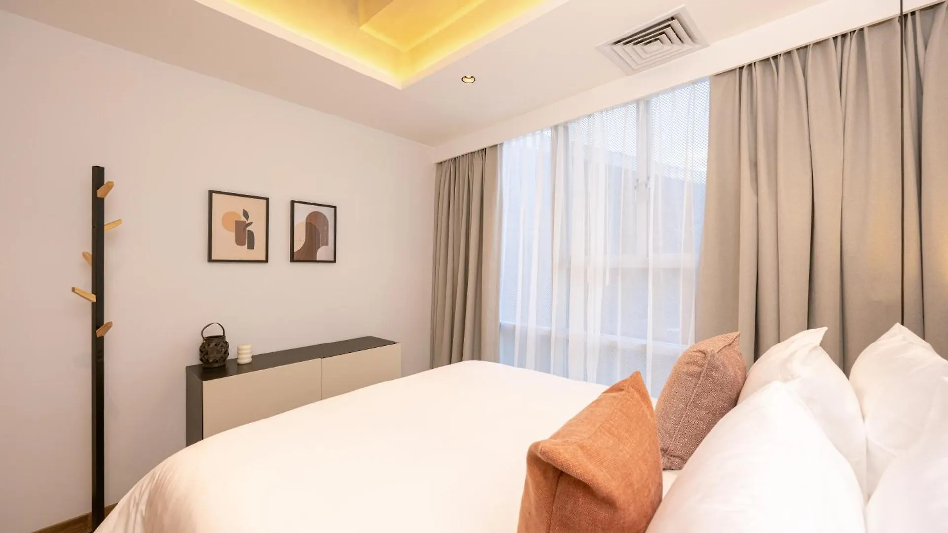 Bio 26 Apartments 메딜린