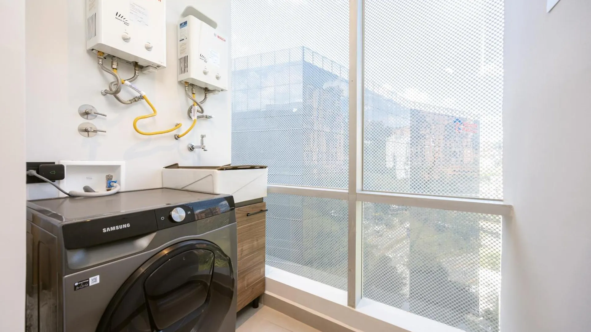 Bio 26 Apartments 메딜린 0*,