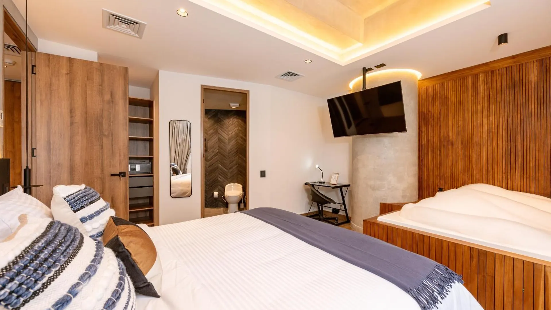Bio 26 Apartments 메딜린