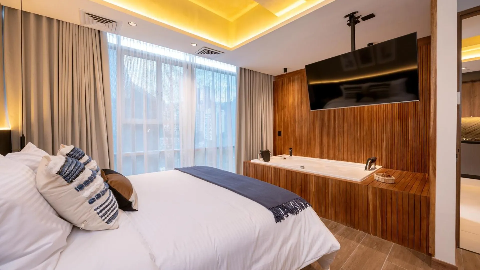 Bio 26 Apartments 메딜린